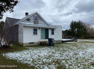 135 Shuttleworth Ave, Hagaman, NY 12086