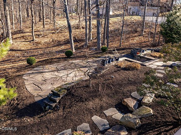 3rd image of 8 Steeplechase Dr