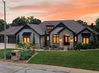 4761 NW Canyon Rd, Lees Summit, MO 64064