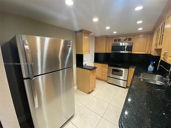 3rd image of 5005 Collins Ave APT 1516