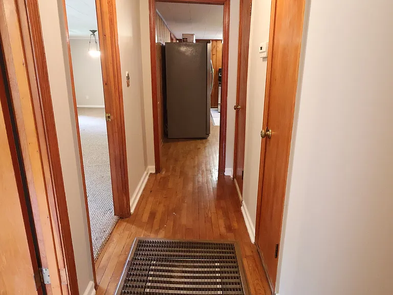 140 Bell Ave SE — Photo 23