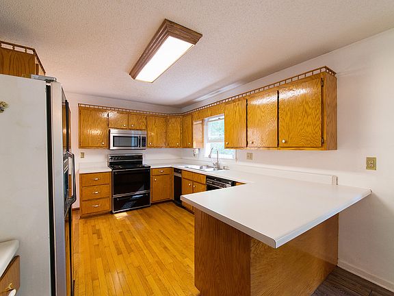 4th image of 9400 Adaline Dr
