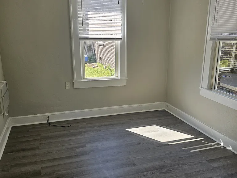 451 E Eufaula St #B — Photo 5