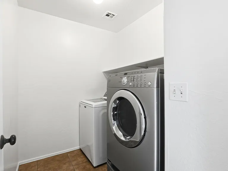 1492 N Saddle St — Photo 24