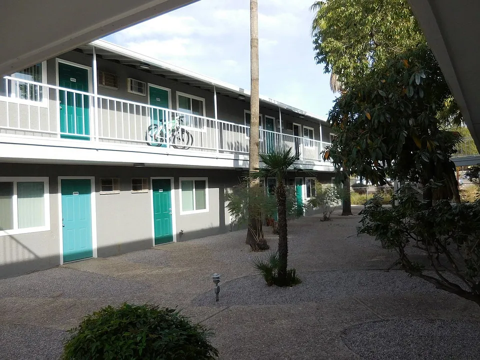 Building Photo 5