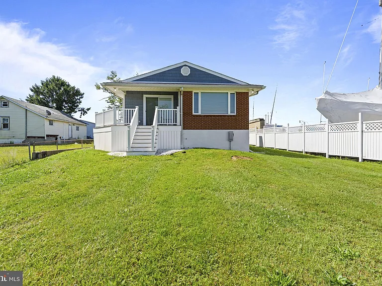 7212 Bay Front Rd — Photo 1