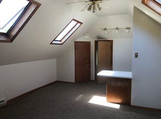 1427 E 2nd St #3, Duluth, MN 55805