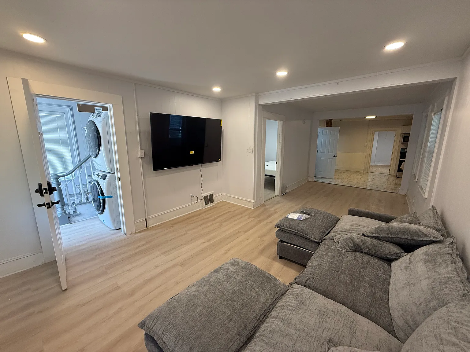 6 bed, 2678 sqft, $4,500 — Photo 1