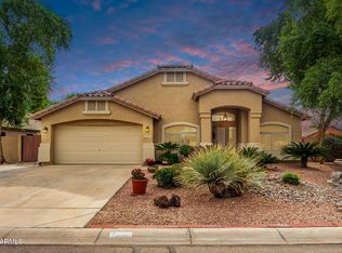933 W Holstein Trl, San Tan Valley, AZ 85143