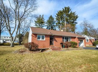 948 Stokes Mill Rd, Stroudsburg, PA 18360