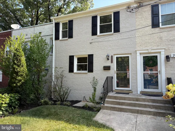 2933 Landover St, Alexandria, VA 22305