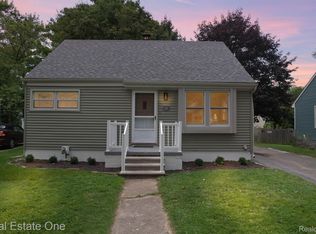 306 Ascot Ave, Waterford, MI 48328