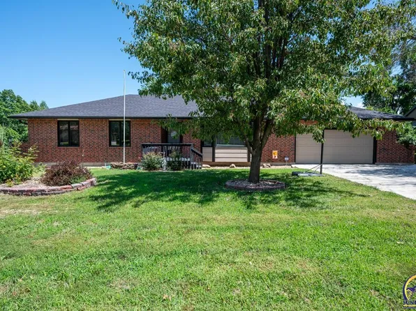 2206 SE Stinson Dr, Tecumseh, KS 66542