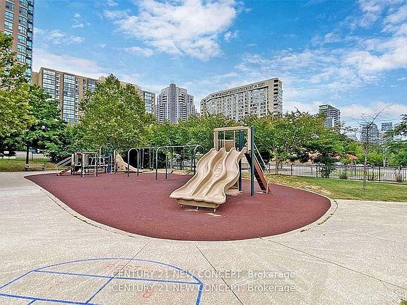 2nd image of 509 Beecroft Rd #1602