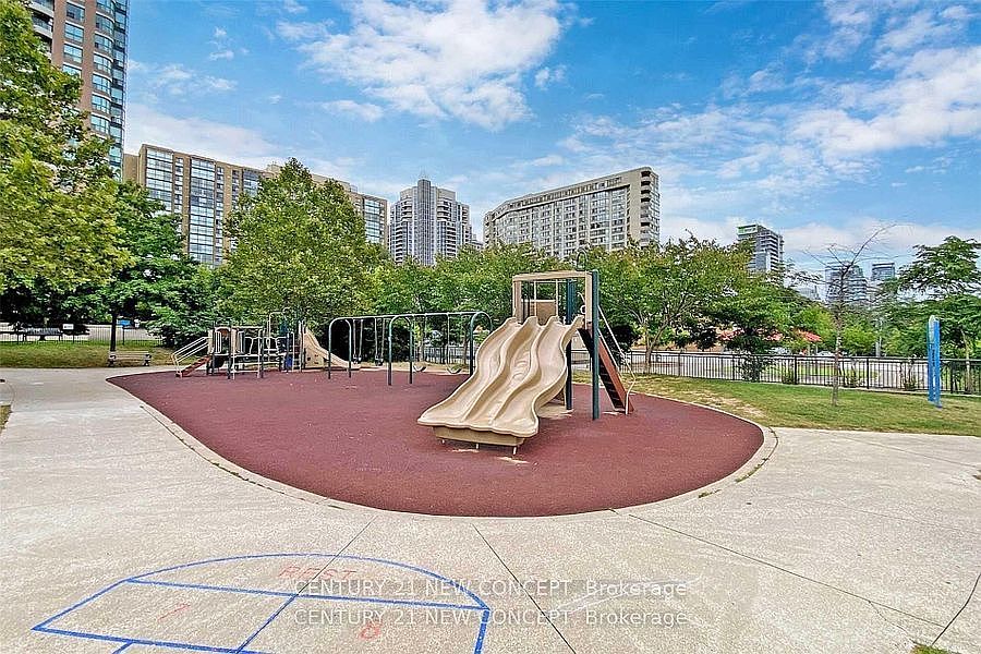 2nd image of 509 Beecroft Rd #1602