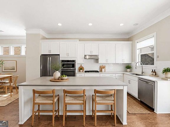 5th image of 3569 Parkside Way
