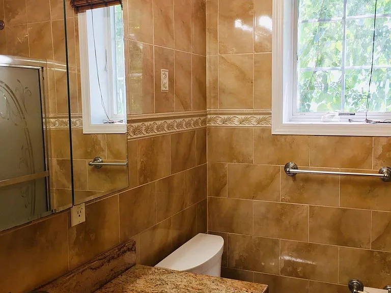 2nd Full Bathroom