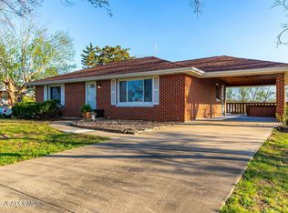 5201 Henwick Ln, Jefferson City, MO 65109