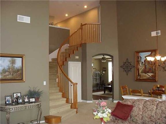 2nd image of 661 El Portal Dr