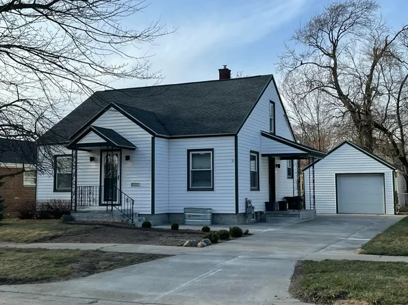 1104 W Larch Ave, Muskegon, MI 49441