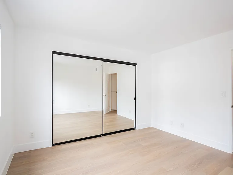 2123 Rodney Dr — Photo 12