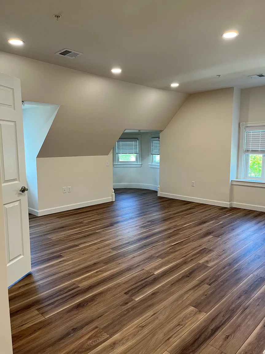 208 W Penn Ave Floor 3 photo 1