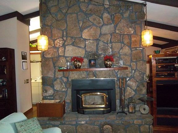 3rd image of 187 Lakeshore Dr