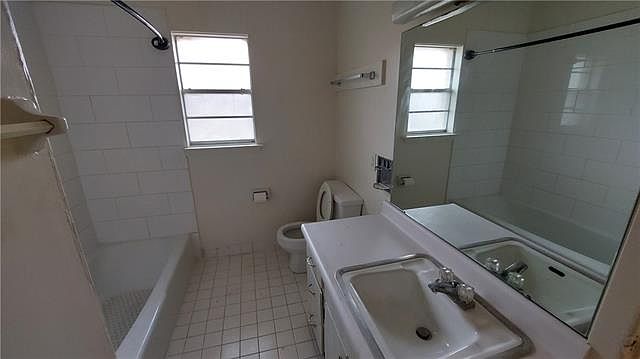2nd image of 3702 Brandywine Dr