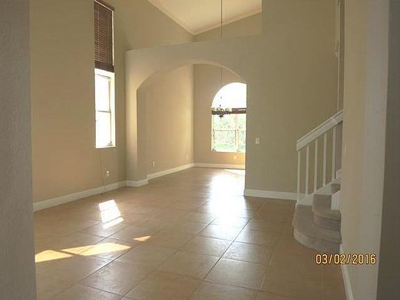 3rd image of 1536 NE 37th Ave