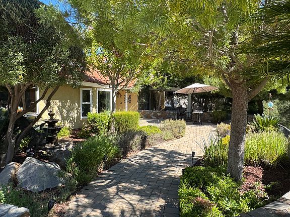 2nd image of 39655 Avenida La Crst