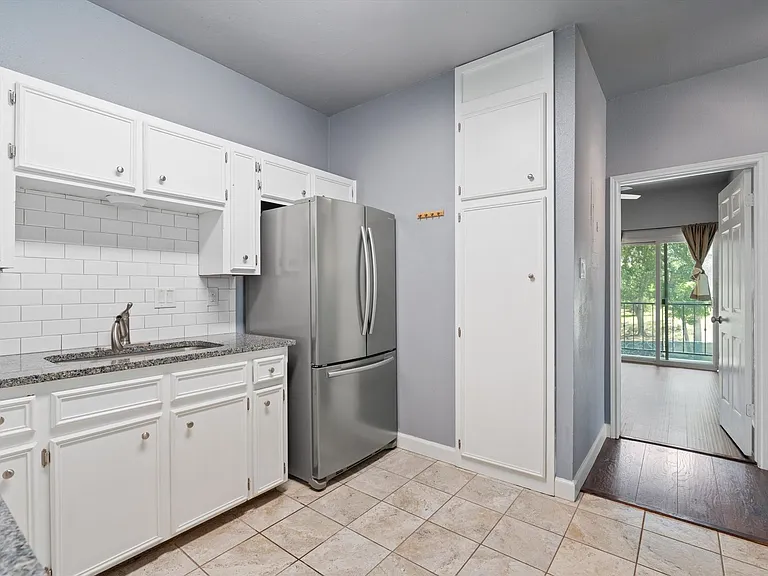 2414 Longview St #303 — Photo 11