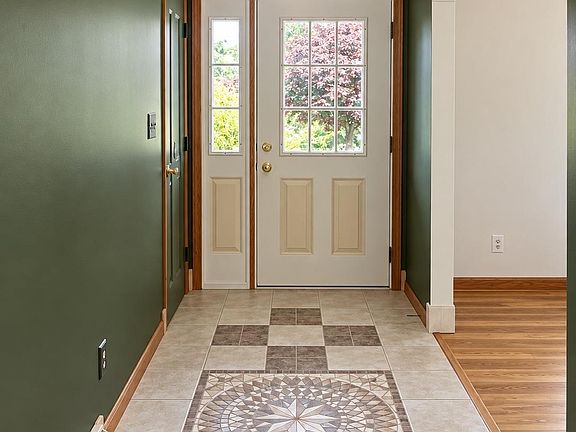 4th image of 5417 North Rd