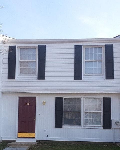 Clean Townhome in Elkton