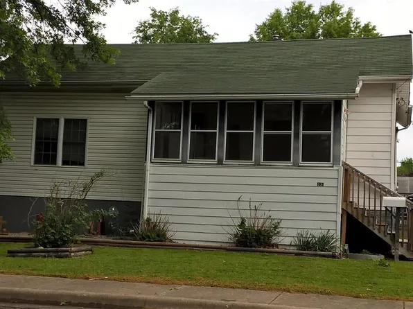 103 E 2nd St, Hartford, IL 62048