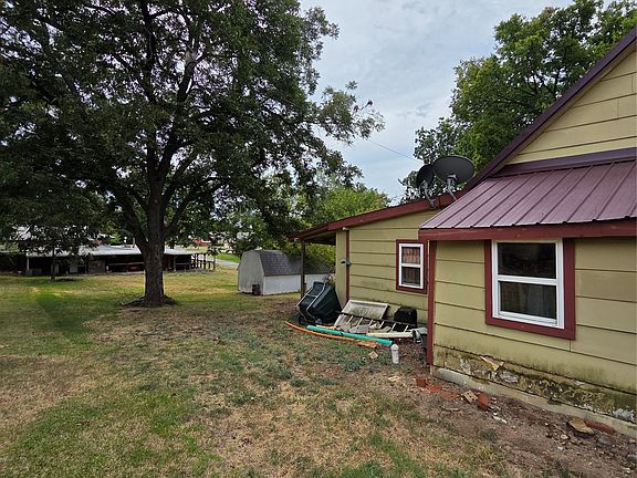 5th image of 709 W 17th St