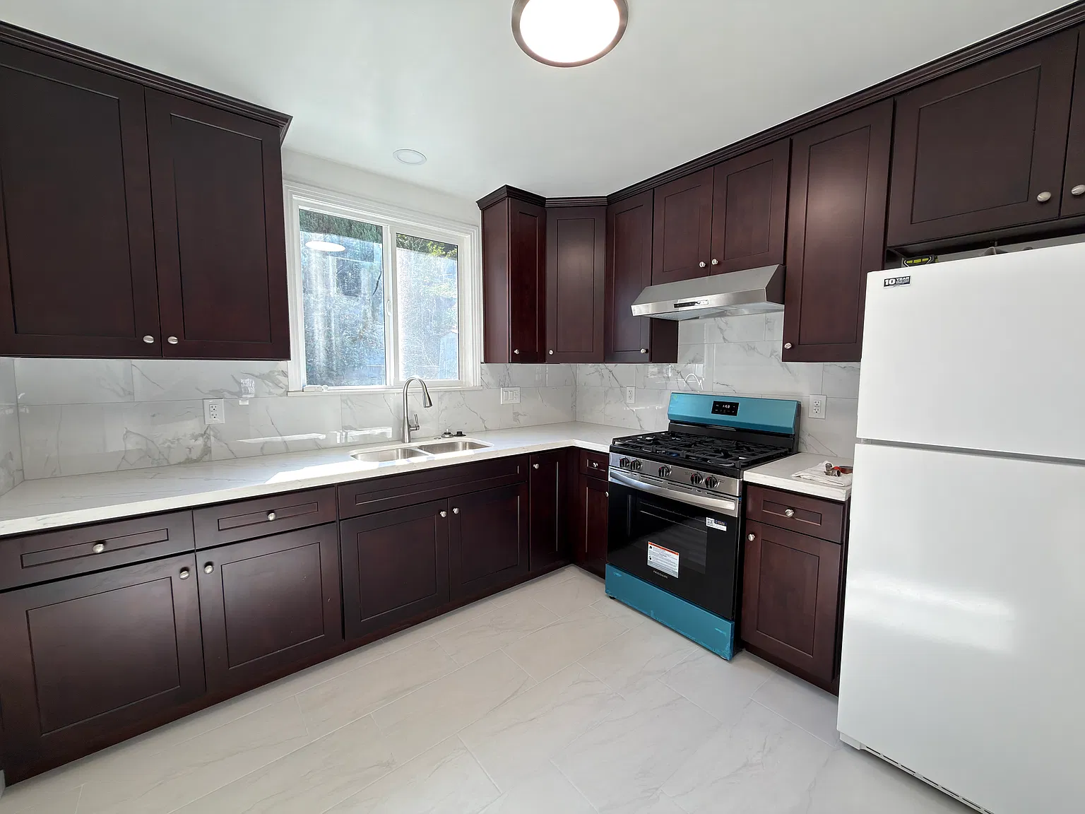 2 bed, 876 sqft, $2,650 — Photo 3