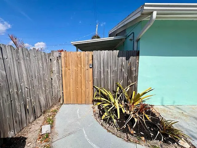 179 Clairbourne Ave