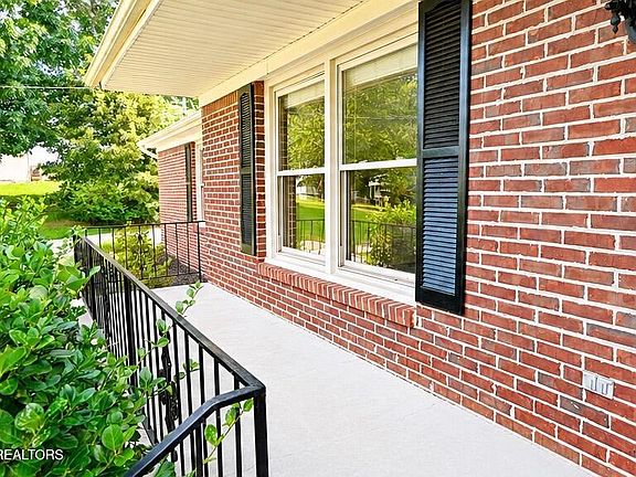 3rd image of 603 Lansdale Dr