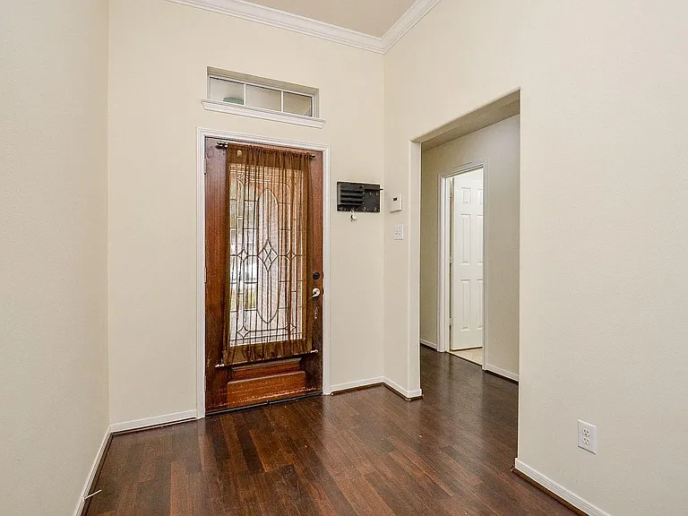 24718 Cobble Canyon Ln — Photo 2