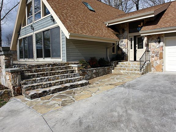 2nd image of 497 Lakeview Dr