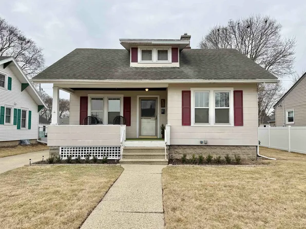 615 N Pine St, Janesville, WI 53548