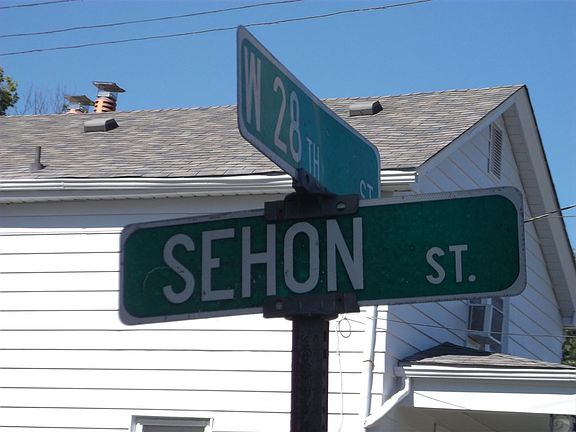 2nd image of 51 W 28th St