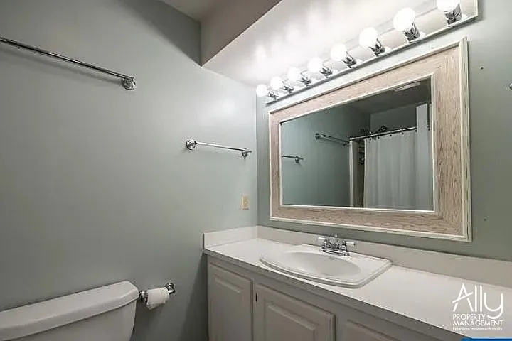 170 W Rosewood Dr — Photo 20