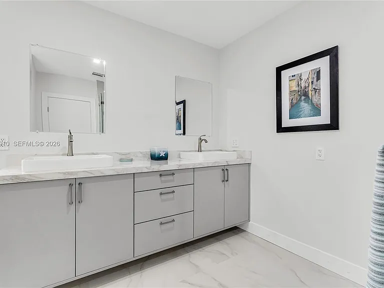 1015 Pizarro St — Photo 19