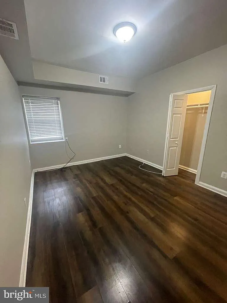 3 bed, 778 sqft, $1,900 — Photo 4