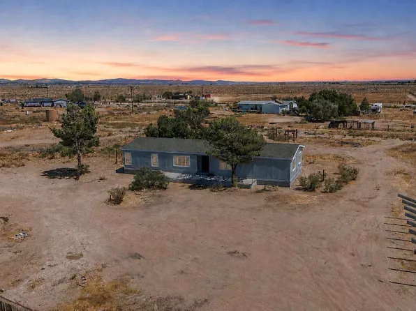156 55th St W, Rosamond, CA 93560