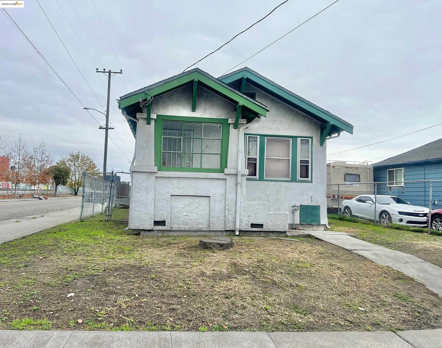740 Tyler St photo 1