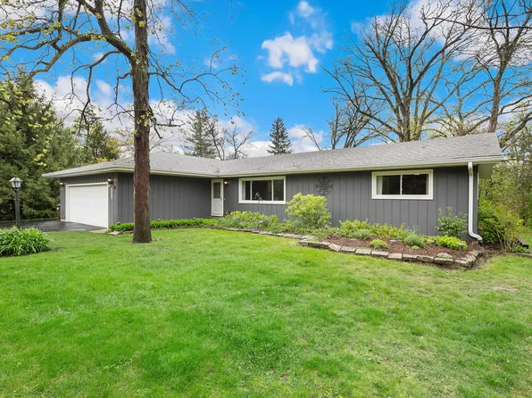 602 Hickory Rd, Woodstock, IL 60098