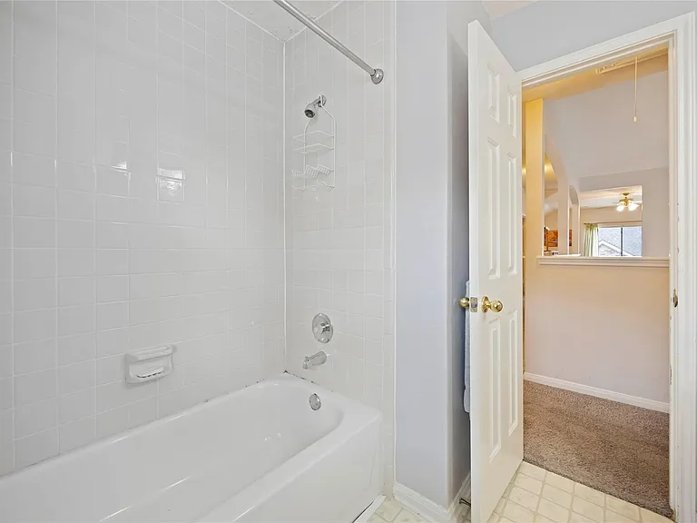 13611 Delacey Ln — Photo 17