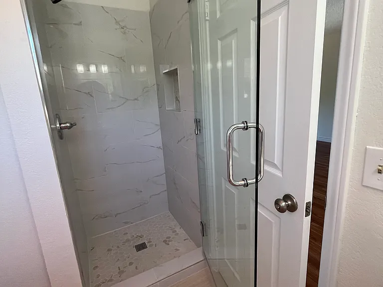 1165 Spazier Ave #104 — Photo 2